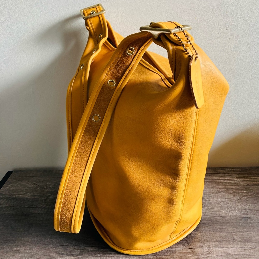 Mustard Yellow Vintage Coach Duffle Sac 9085 Rare Color